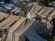 Грција им дава пари на мигрантите за доброволно да се вратат во своите земји