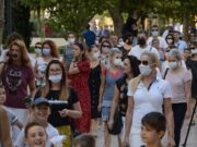 Незадоволни од мерките во училиштата: Родителите излегоа на улиците на Мостар