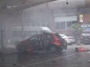 Електричен автомобил експлодира при полнење во јужна Кина (видео)