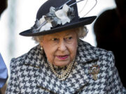 Јавноста се сомнева дека Елизабета II крие крадени артефакти