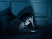 Дали треба да спиете во целосна темница?