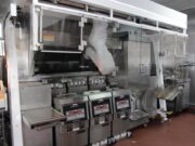 Флипи – робот со извонредна способност за учење ќе биде најзастапен работник во ресторани за брза храна низ САД