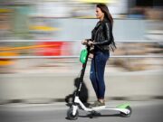 Скутерите ги освојуваат патиштата Мерцедес сè повеќе инвестира во алтернативни превозни средства