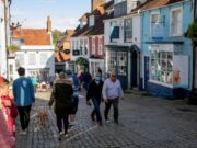 Ново британско истражување: Богатите луѓе се покорисни за заедницата и попријателски расположени кон странци во неволја