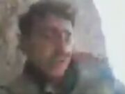 ПОТРЕСНО ВИДЕО: Платеник кој се бори од страна на Азербејџан се снима како моли за помош додека околу него паѓаат гранати