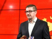 Мицкоски ја презема контролата над народниот процес за да го контролира