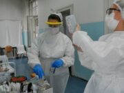 Момче и девојка нападнале лекарка на Клиника за инфективни болести