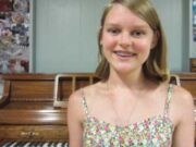 Кој е Алана што живее во САД и која има троица биолошки родители?