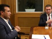 Заев: Непријатно ми е што граѓаните се вакцинираат во Србија