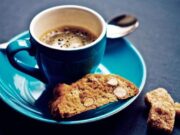 Пет причини зошто не треба да пиете кафе пред 9:30 часот наутро