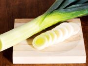 Нутриционизам: Сусамот подмладува, млад кромид е витаминска бомба