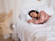 Како да ја уредите спалната соба за побрзо и полесно заспивање?