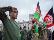 Десетици авганистански девојчиња протестираат против забраната за образование што ја воведоа талибанците