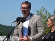 Вучиќ: Немам ништо против бегалците, но тие не сакаат да дојдат во Србија