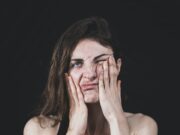 Пет знаци дека сте под стрес кој телото не може да го издржи