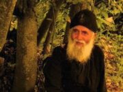 Старец Пасиј: Постојат два типа на луѓе и тоа муви и пчели