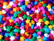 Хемичарите и физичарите експериментираат со начини како да направат уште поинтензивни нијанси на природни бои