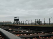 Неверојатна животна приказна на Евреин кој го преживеал Аушвиц: Која е тајната на опстанокот?