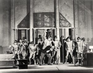 Сцена од драмата “Р.У.Р. - Росумови Универзални Роботи” на Карел Чапек, објавена 1920 година