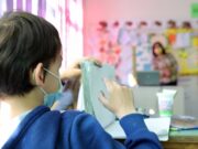 Владата донесе одлука наставата да продолжи со физичко присуство