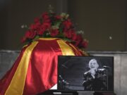 Аки Ракимовски погребан во Алеја на великаните во Загреб но под македонско знаме и со македонски песни!