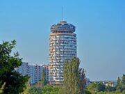 Пропаѓање на зградите или смрт на идеите? Зошто распаѓање на познати згради е честа појава во Источна Европа?