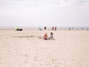 Се ближи сезона на одмори, а еве како да ја заштитите кожата на вашите деца од изгореници