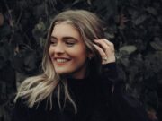 Иако жените даваат цело богатство на естетска хирургија, природната убавина секогаш победува