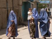 Една од најголемите заблуди за Исламот е дека по Куранот жените се принудени да носат бурка!