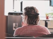 Девет знаци дека се измачувате самите себе