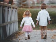 Децата кои растат со сестри стануваат амбициозни и независни личности