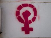 Прогресивни мажи на столетијата и библиски Еви од пештерата