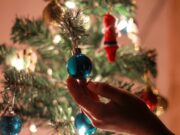 Како сушањето празнична музика влијае на нашето расположение?