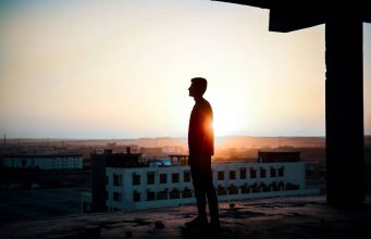 „Разведен сум три години, а мојата поранешна сопруга веќе е во втор брак, не сакам да одам понатаму бидејќи се надевам дека повторно ќе бидеме заедно“: Одговор на психолог