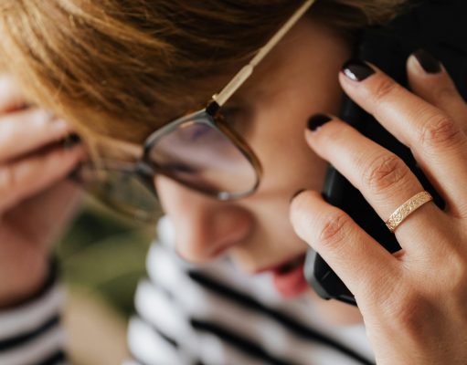 Една година плаќала на А1 за телефон што не го користела – Дали законот доволно ги штити потрошувачите кога договорот не е испочитуван од операторот?