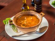 Вчера руска салата, денеска руска чорба „солјанка“ против мамурлак (РЕЦЕПТ)