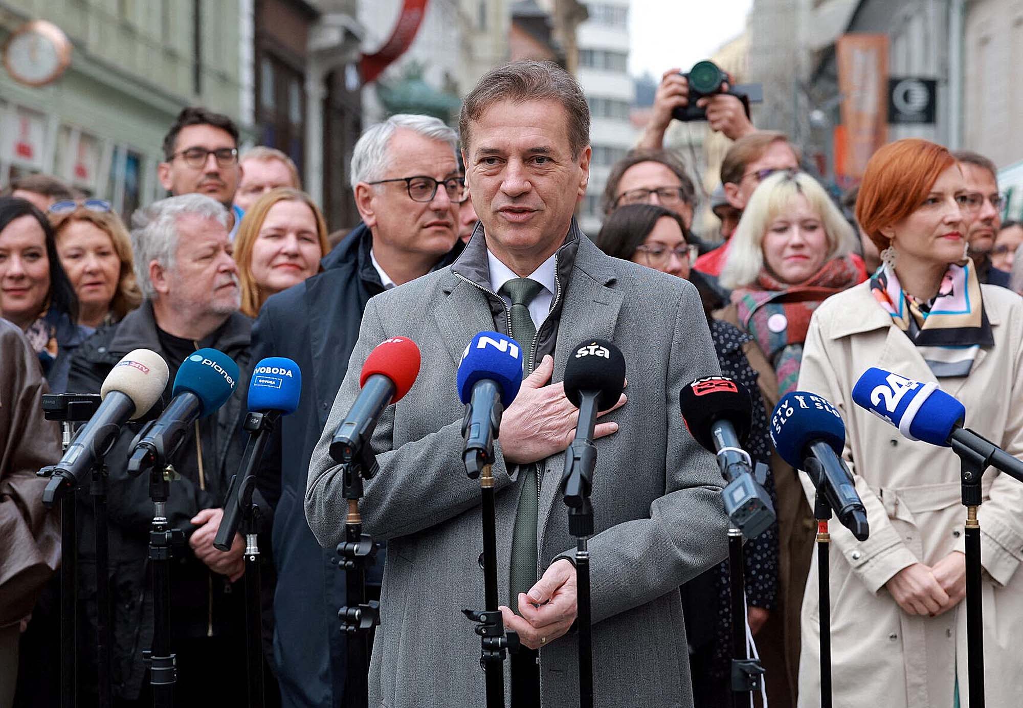 Словенците денес гласаат на парламентарни избори Словенците денес гласаат на парламентарни избори