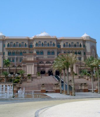 Комплетен водич за Абу Даби: луксуз, култура и авантура Комплетен водич за Абу Даби