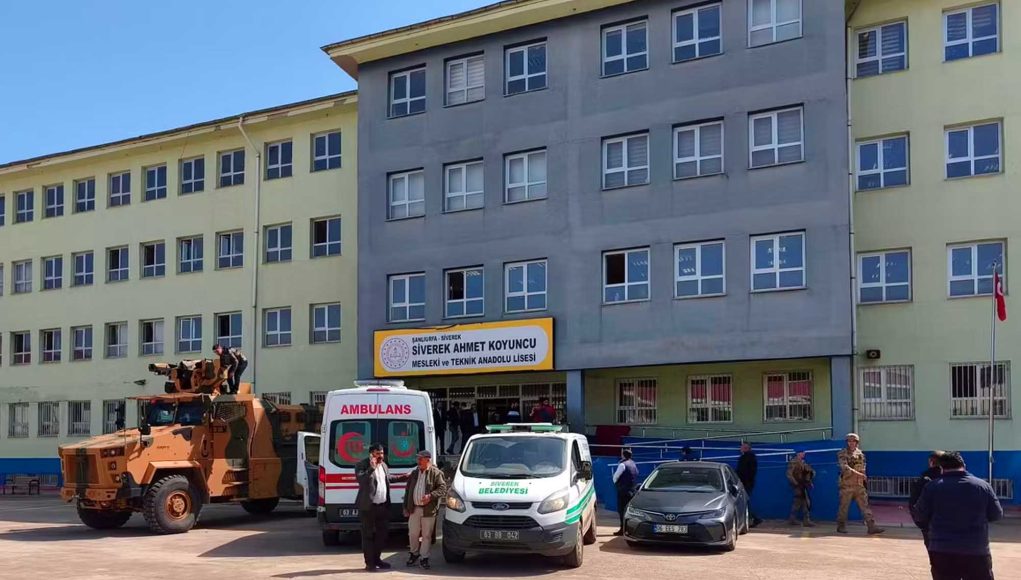 Поранешен ученик отвори оган во училиште во Турција Поранешен ученик отвори оган во училиште во Турција