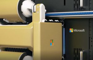 Технологија за складирање податоци во стакло што трае 10.000 години складирање податоци во стакло