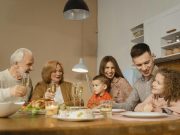Секој родител се соочува со синдром на „празно гнездо“: Еве што значи и како да го пребродите