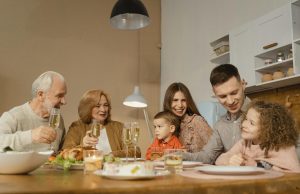 Секој родител се соочува со синдром на „празно гнездо“: Еве што значи и како да го пребродите